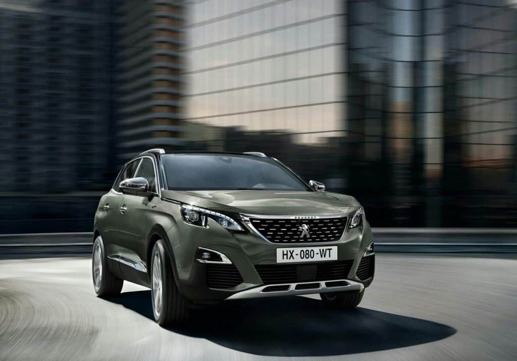 Peugeot 3008 GT şehir yolunda ön görünüm