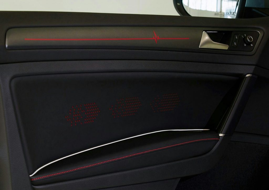 Golf GTI Heartbeat kapı içi dekor ayrıntısı