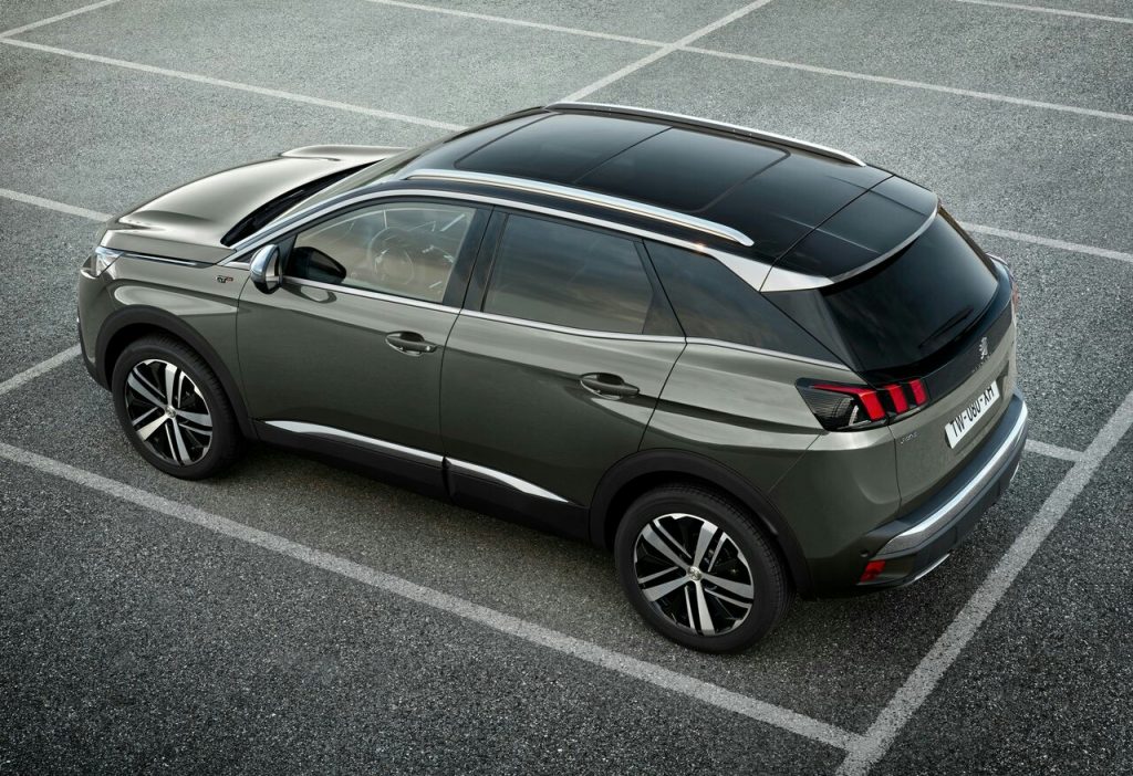 Peugeot 3008 GT üstten arka yan görünüm