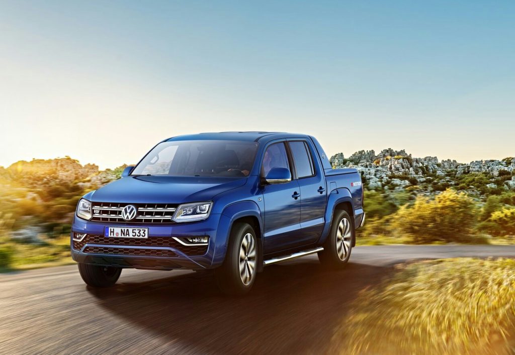 Volkswagen Amarok V6 yolda ön görünüm