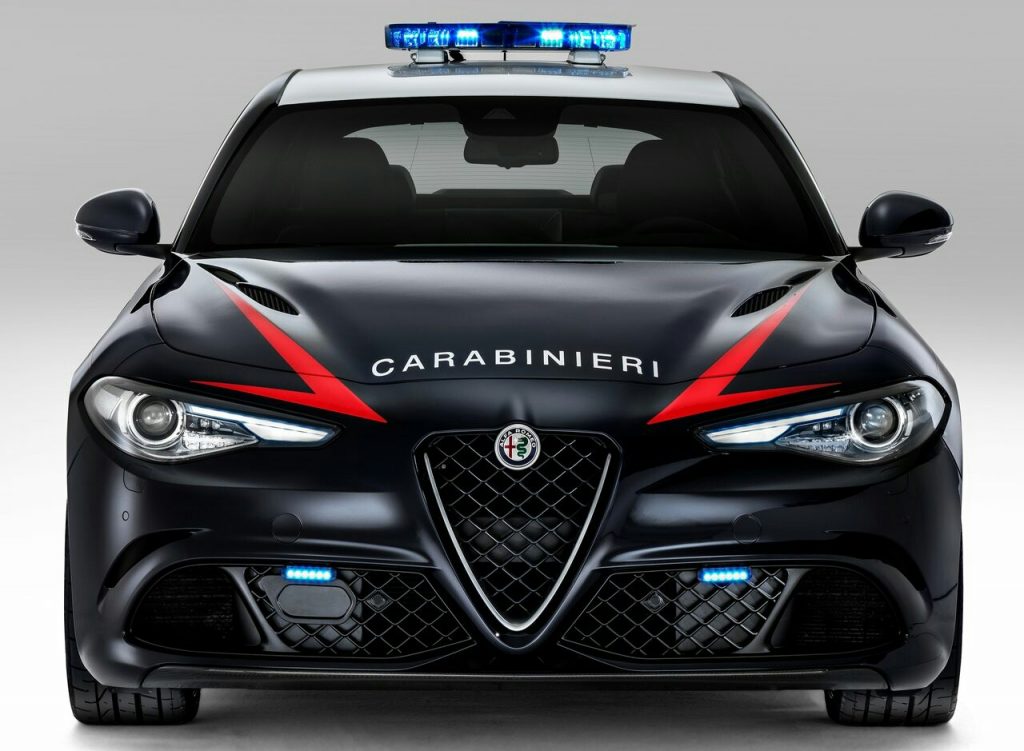 Alfa Romeo Giulia Quadrifoglio Carabinieri hizmet otomobili