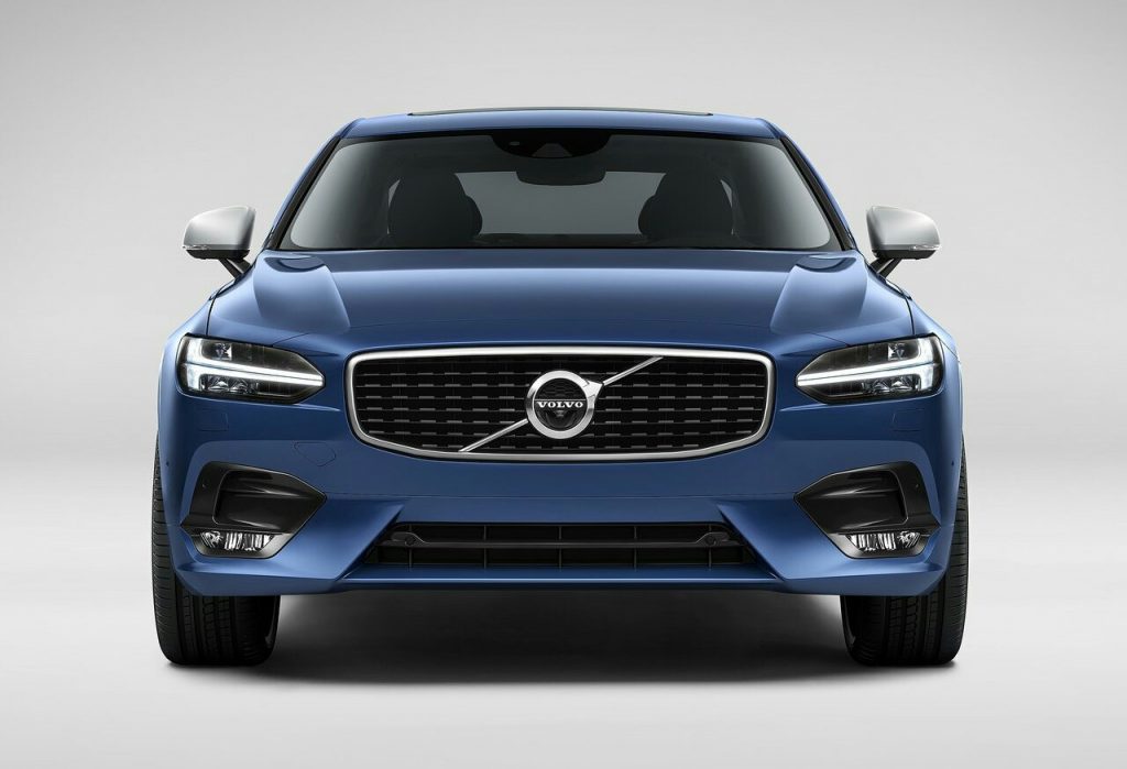 Volvo S90 ön görünüm ve LED far tasarımı