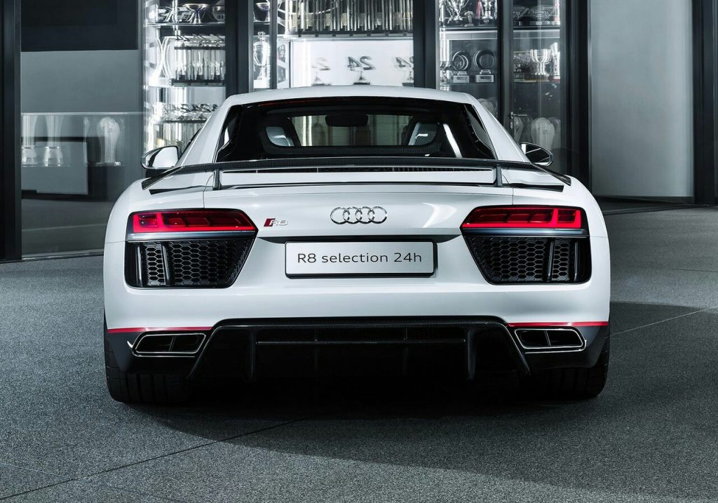 Audi R8 selection 24h doğrudan arka görünüm