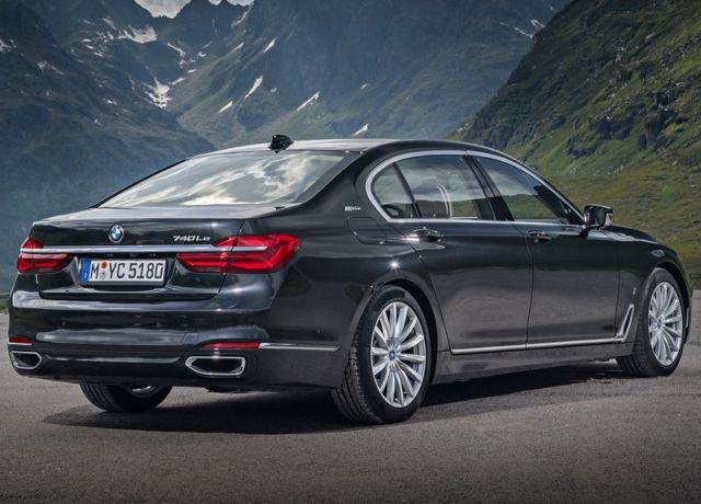 BMW 740Le xDrive iPerformance arşiv görseli 2