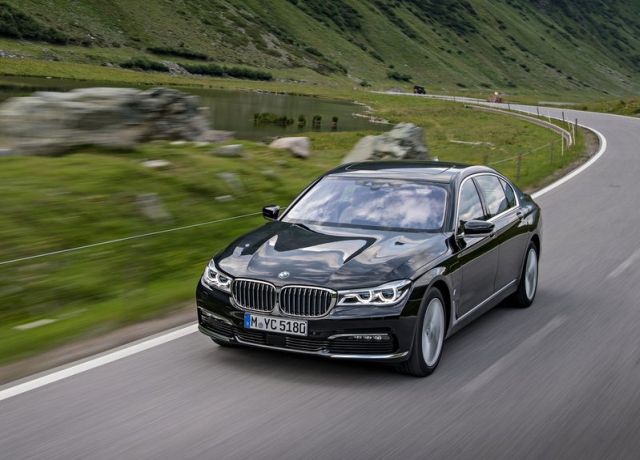 BMW 740Le xDrive iPerformance arşiv görseli 6