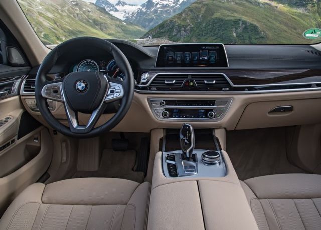 BMW 740Le xDrive iPerformance arşiv görseli 9