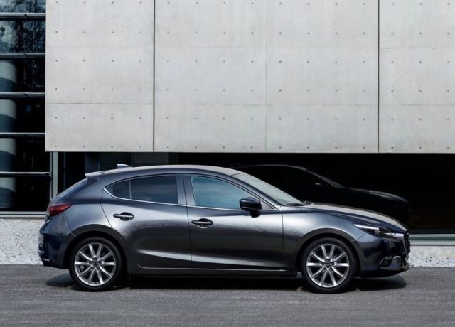 Mazda3 ön kabin ve kokpit