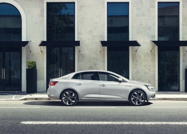 Renault Megane Sedan profil görünümü