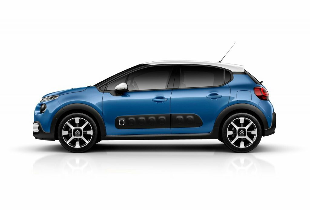 Citroen C3 mavi gövde ve beyaz tavan yan görünüm