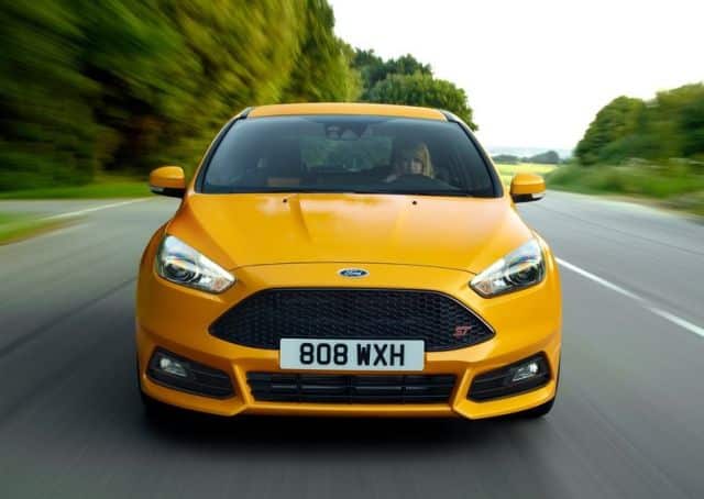 Focus ST hareket halinde önden görünümü