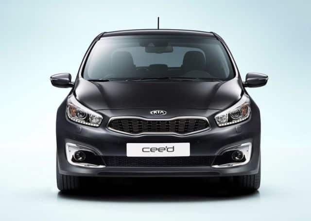 Kia cee'd önden görünüm ve tiger nose ızgara