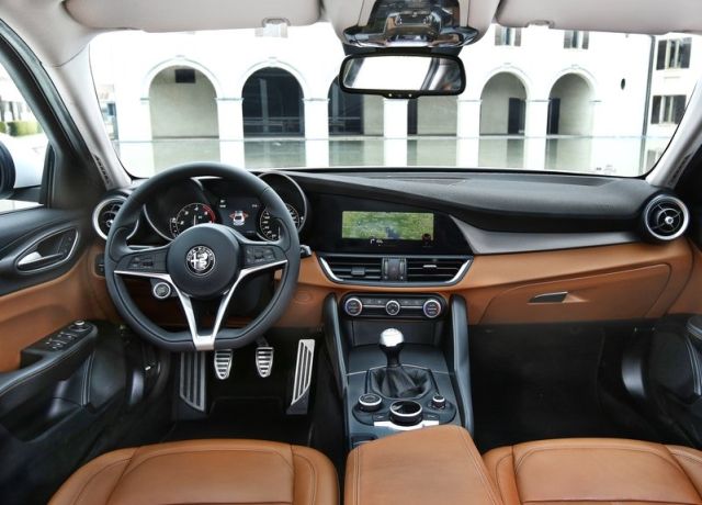 Alfa Romeo Giulia arşiv görseli 7
