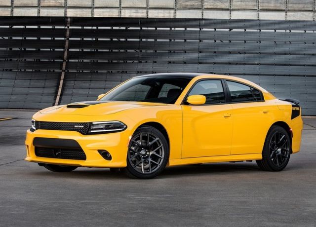 2017 Dodge Charger Daytona önden üç çeyrek görünüm