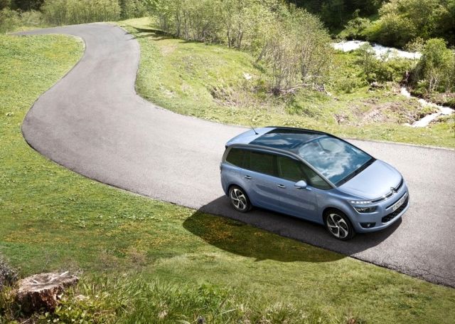 Citroen Grand C4 Picasso üstten ön görünüm