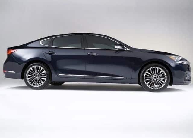Kia Cadenza sağ yan profil