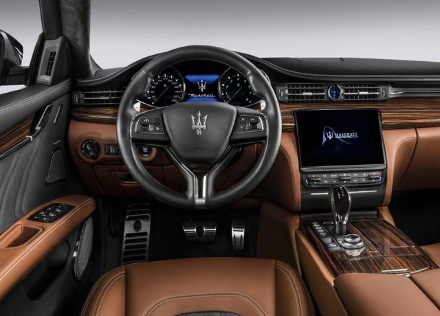 Maserati Quattroporte dış tasarım görünümü 5