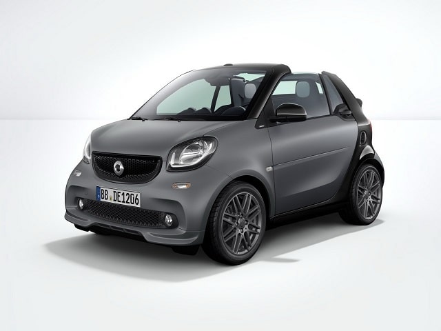 smart fortwo cabrio açık tavanlı önden üç çeyrek görünüm