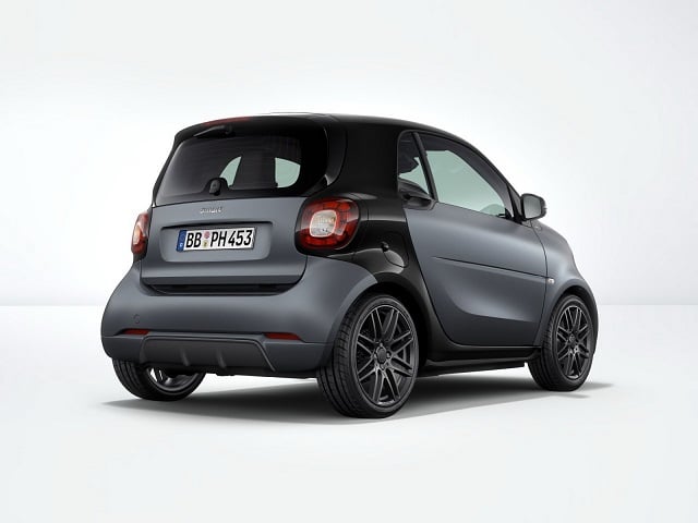 smart BRABUS fortwo koyu gri coupe arka üç çeyrek görünüm