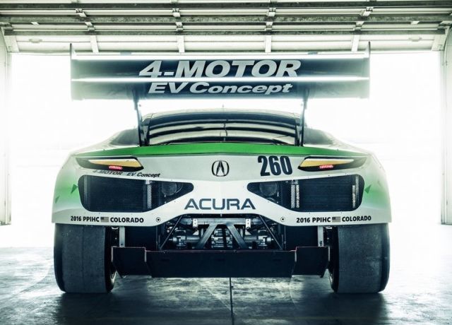 Acura dört motorlu elektrikli yarış otomobili