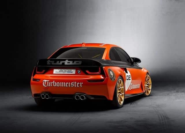 BMW 2002 Hommage arka üç çeyrek stüdyo görünümü