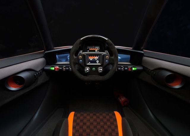Nissan Bladeglider kabin görünümü