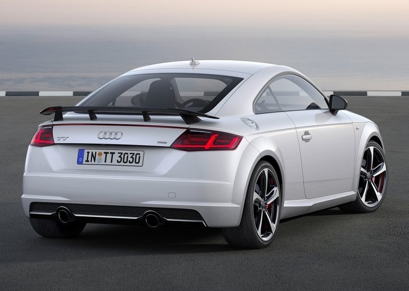 Audi TT S Line Competition parlak siyah dış tasarım ayrıntıları