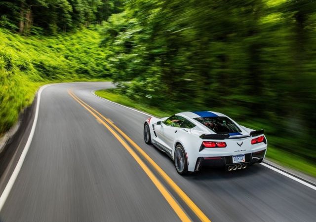 Corvette Grand Sport yan profil görünümü
