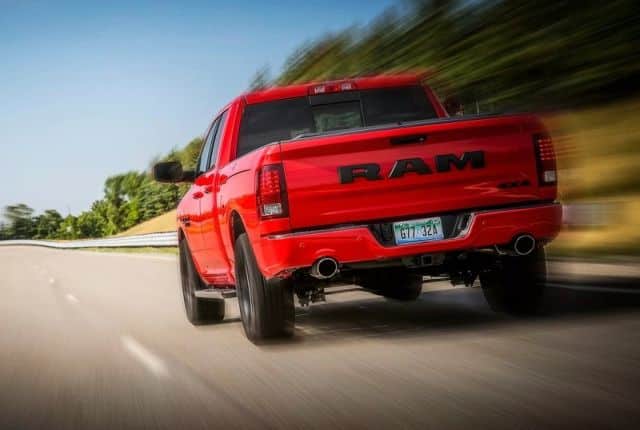 Ram 1500 Night arka gövde görünümü