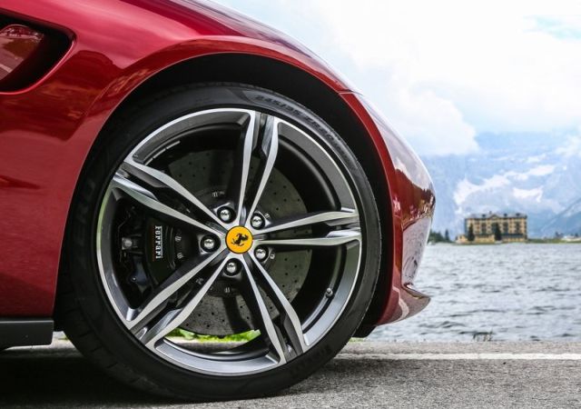 Ferrari GTC4Lusso V12 model görünümü