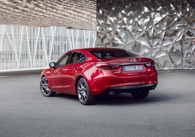 Mazda6 sedan dış tasarım arşiv görseli