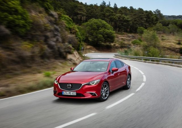 Mazda6 sedan gövde tasarımı arşiv görseli