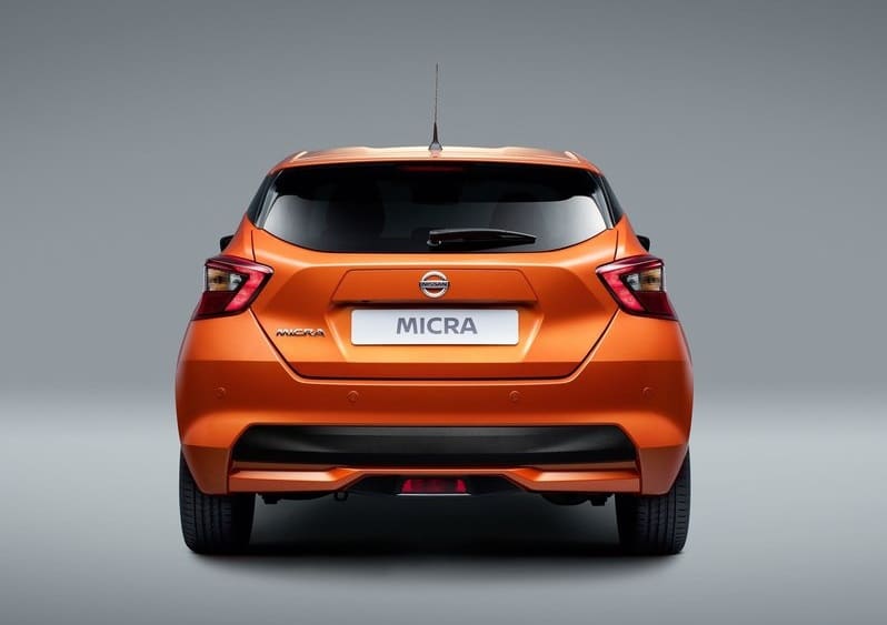 Nissan Micra yan ve arka gövde çizgileri