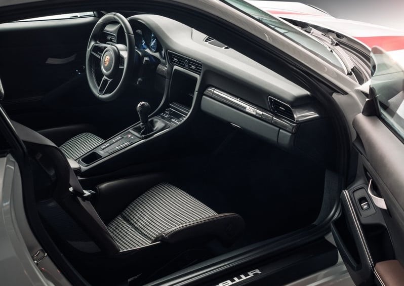 911 R arşiv görseli 15
