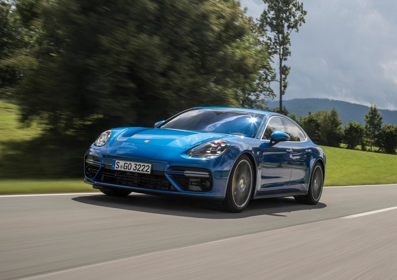 Panamera ön koltuk ve kabin görünümü