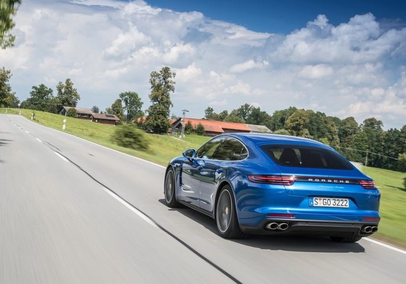 Panamera arka yaşam alanı görünümü