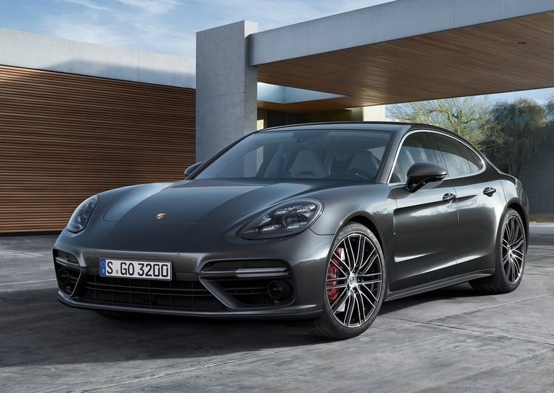 Porsche Panamera geniş omuzlu gövde çizgisi