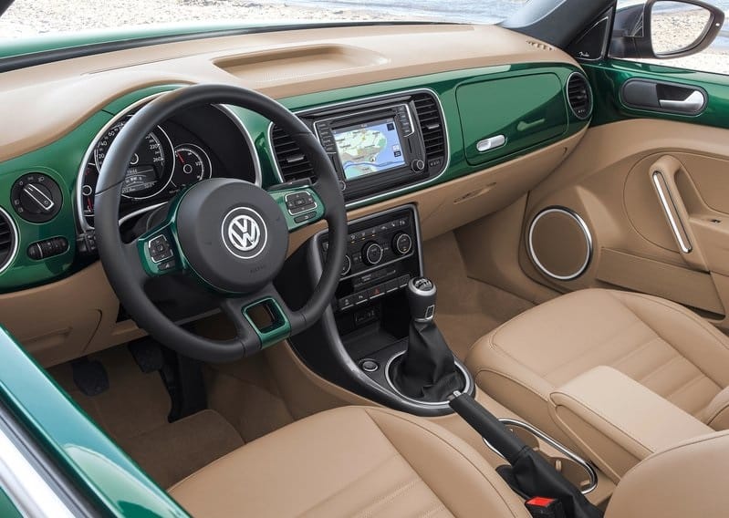 Volkswagen Beetle Cabriolet açık otomobil görünümü