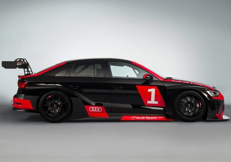 Audi RS 3 LMS yan profil ve yarış jantları