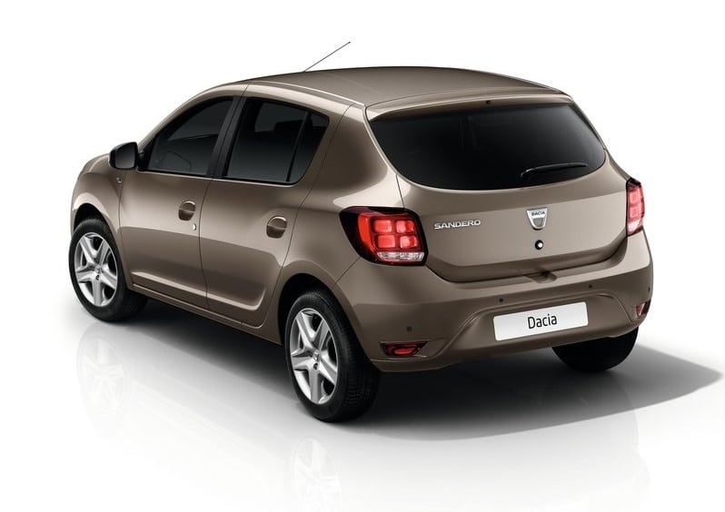 Dacia Sandero yan ve ön tasarım görünümü