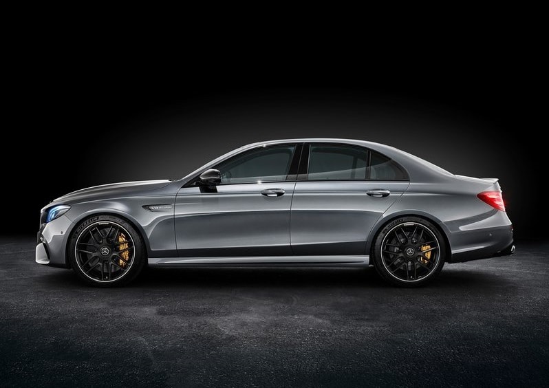 Mercedes-AMG sedan dış görünüm