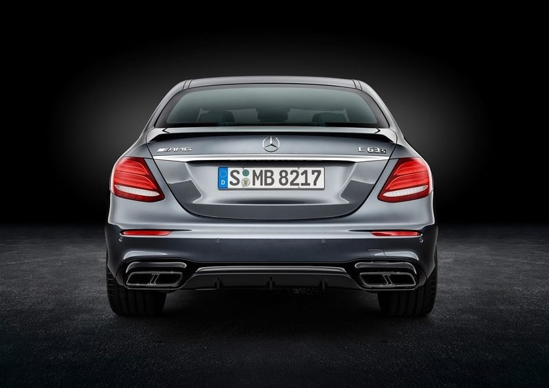 AMG E Serisi sürücü alanı