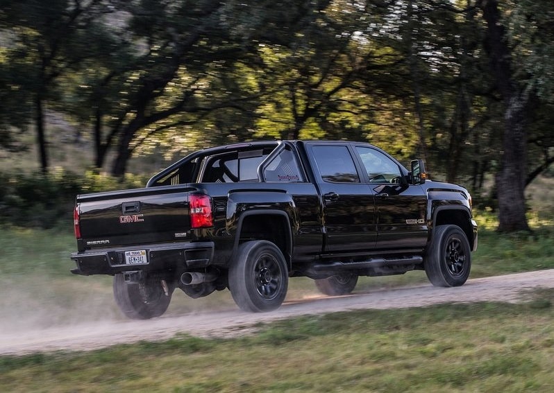 GMC Sierra 2500HD All Terrain X arşiv görseli 2