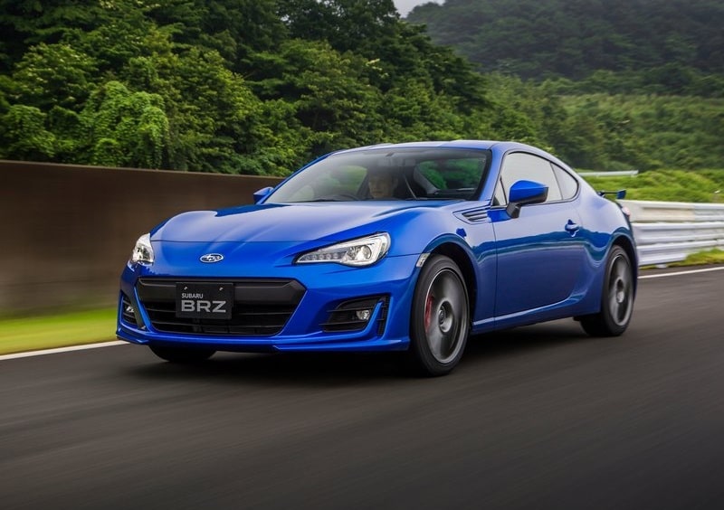 Subaru BRZ arka üç çeyrek görünümü