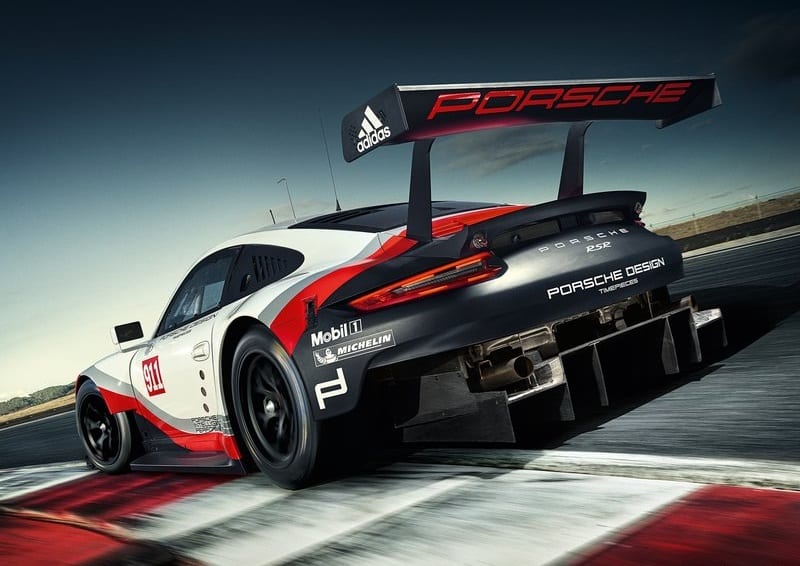 Porsche 911 RSR arka üç çeyrek görünüm ve arka difüzör