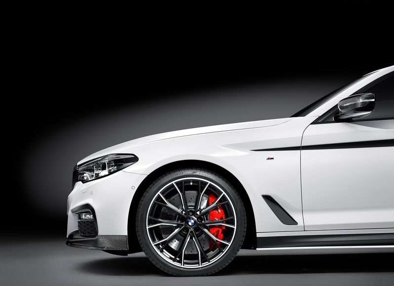 2017 BMW 5 Series M Performance Parts dış görünümü
