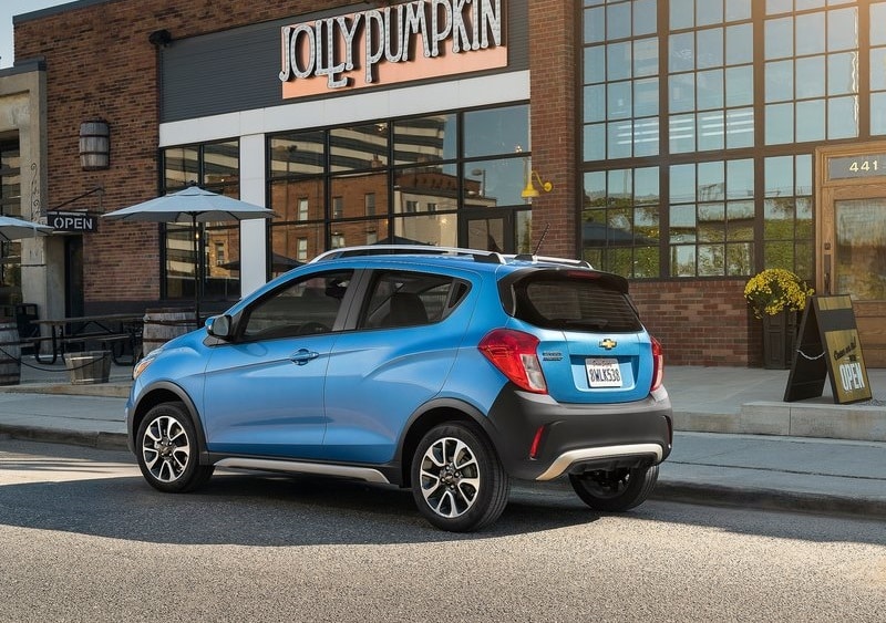 Chevrolet Spark Activ yan ve arka gövde detayları