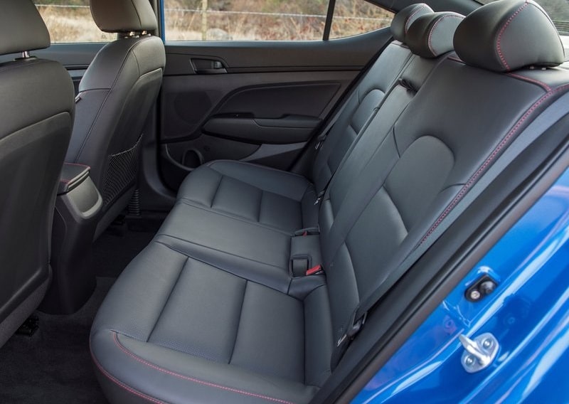 Hyundai Elantra Sport arşiv fotoğrafı 10