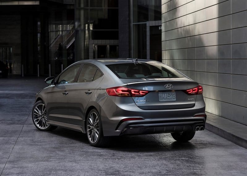 Hyundai Elantra Sport arşiv fotoğrafı 6