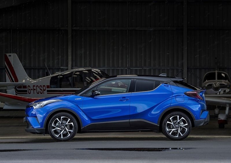 C-HR arka üç çeyrek görünümü