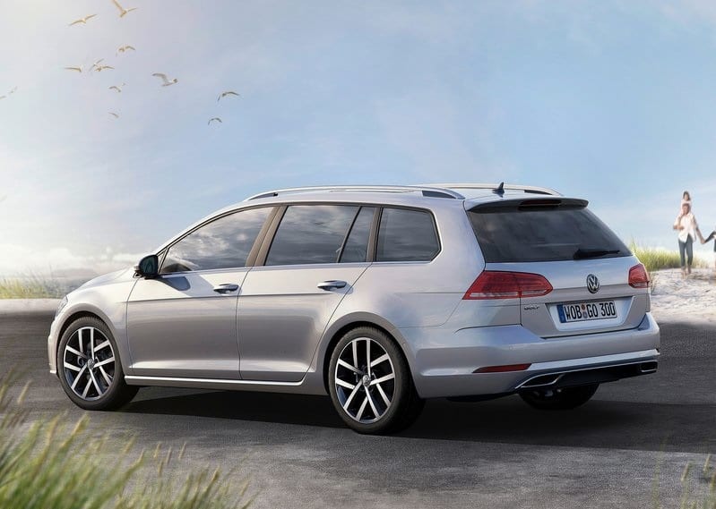 Golf Variant arka üç çeyrek görünüm